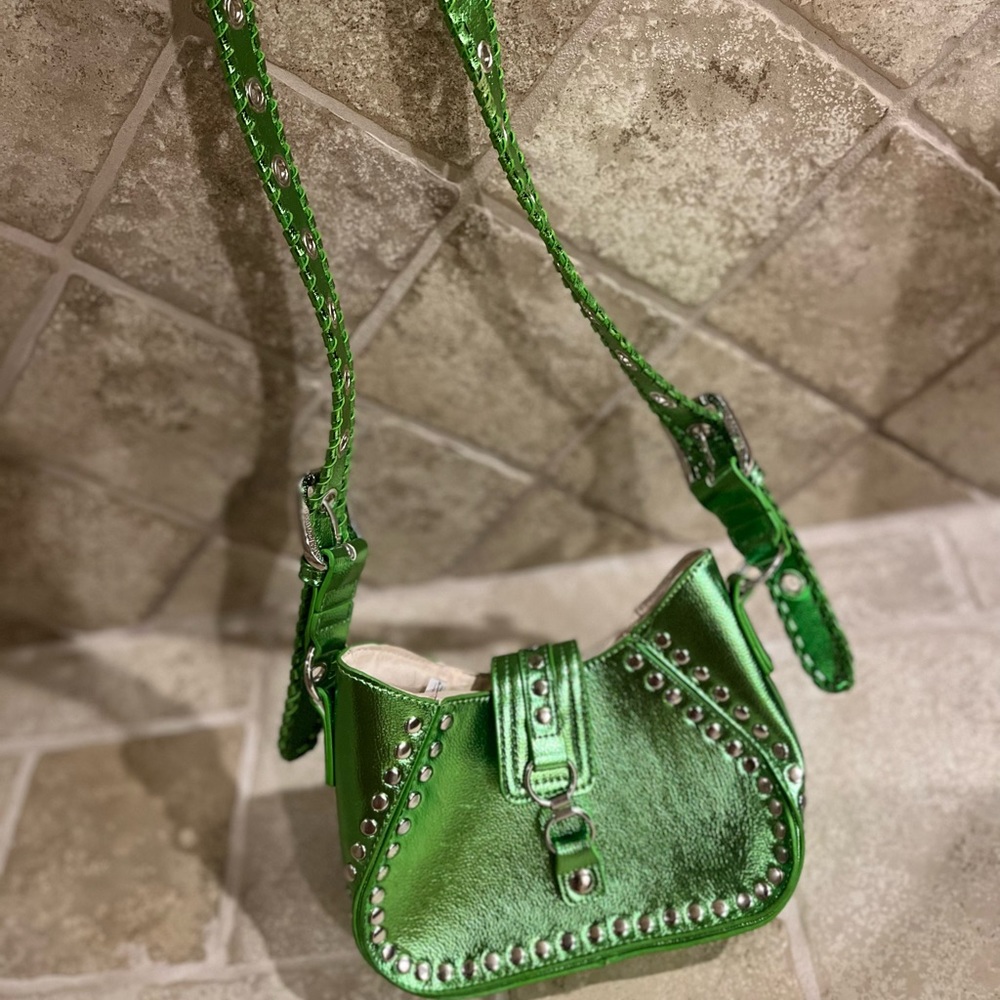 Urban outfitters  Devon shoulder small bag